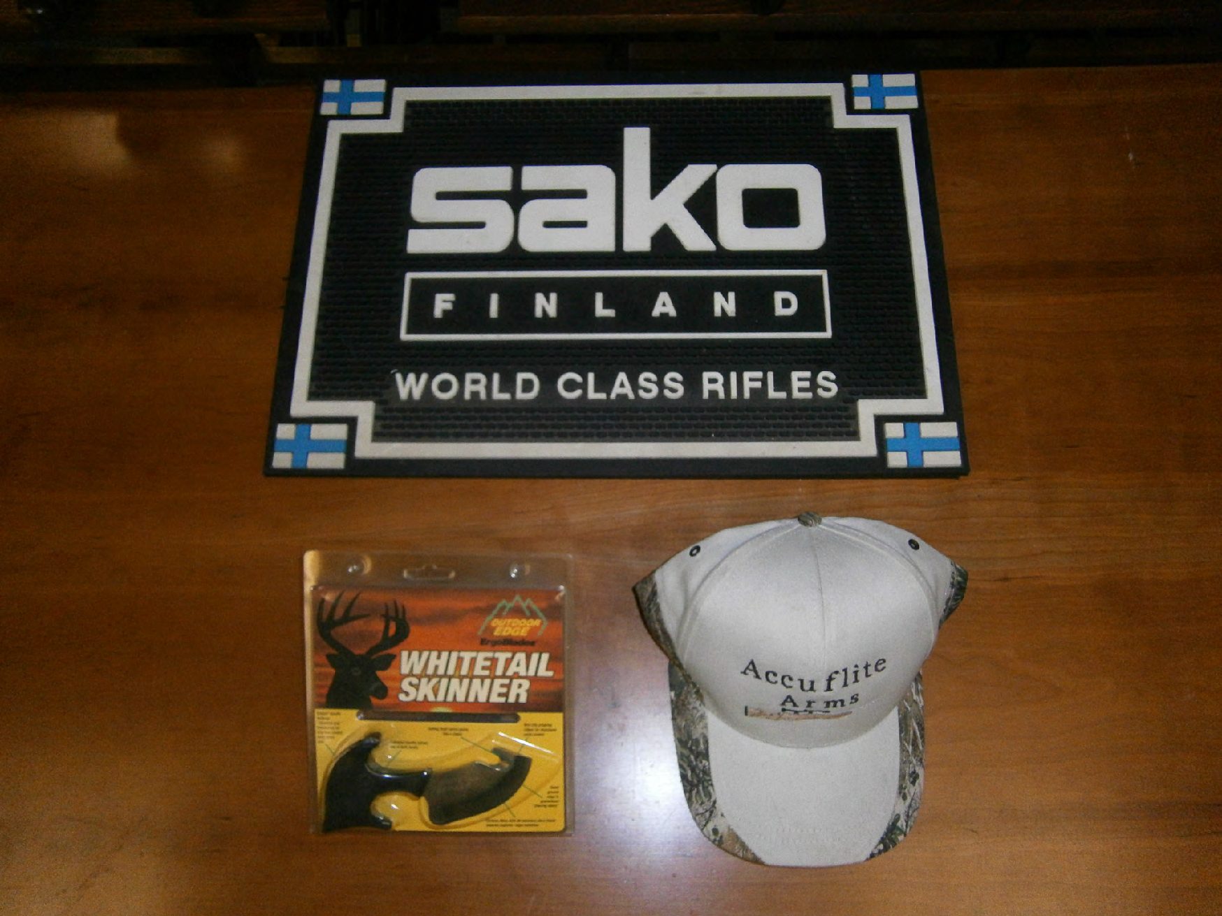 WHITETAIL SKINNER OUTDOOR EDGE KNIFE Accuflite Arms Custom Rifles